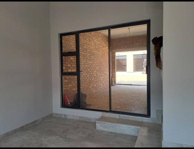3 BEDROOM TOWNHOUSE FOR SALE IN DIE HEUWEL